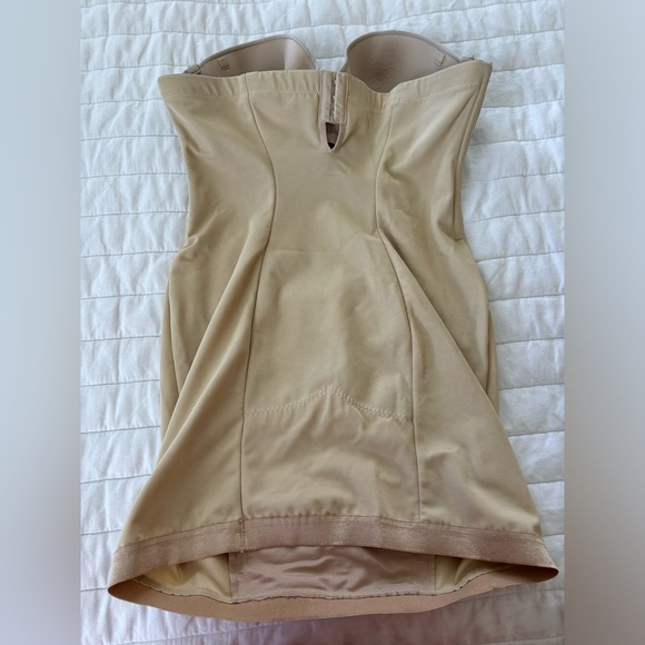 Maidenform flexes full slip shapewear - Picture 4 of 5